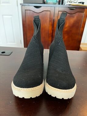 Charleston Shoe Ladies Heyward Black Herringbone Ankle Boot Size 8